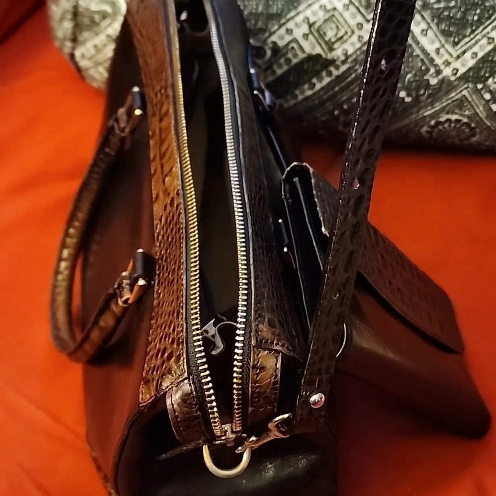 Authentic Brahmin Briefcase crossbody bag w matching wallet